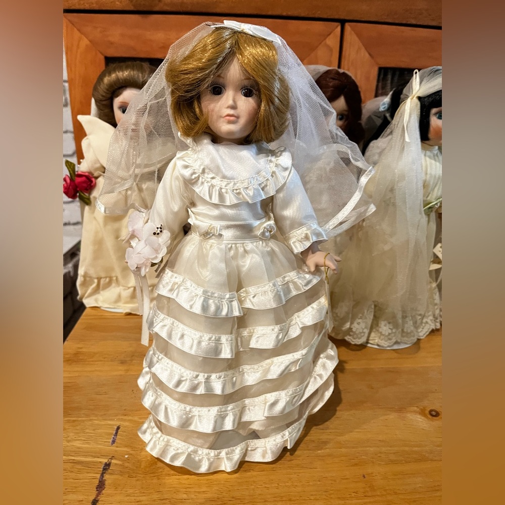 Vintage Brides of America Susan doll “A Bride of the Gatsby Period”